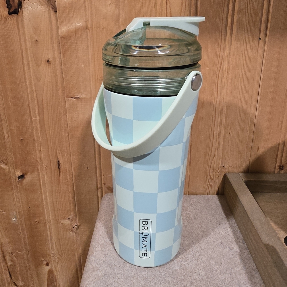 Seafoam checkered multi-shaker Brumate